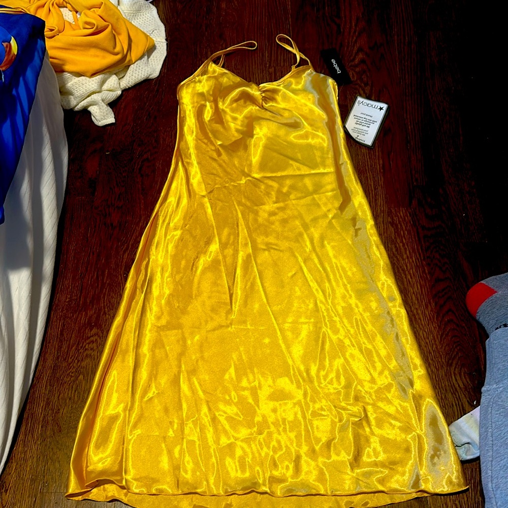 Dress yellow